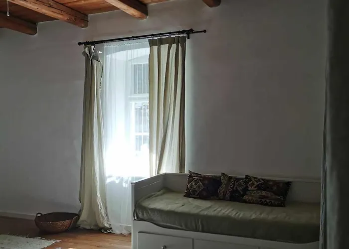 Nyaraló Lelle *